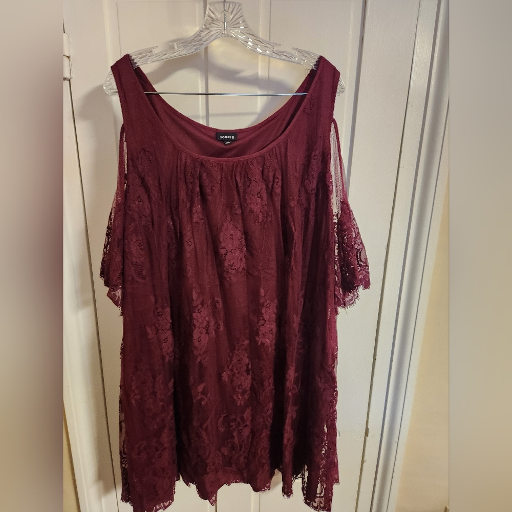 Torrid Women's Burgundy Lace Tunic Top Size 3